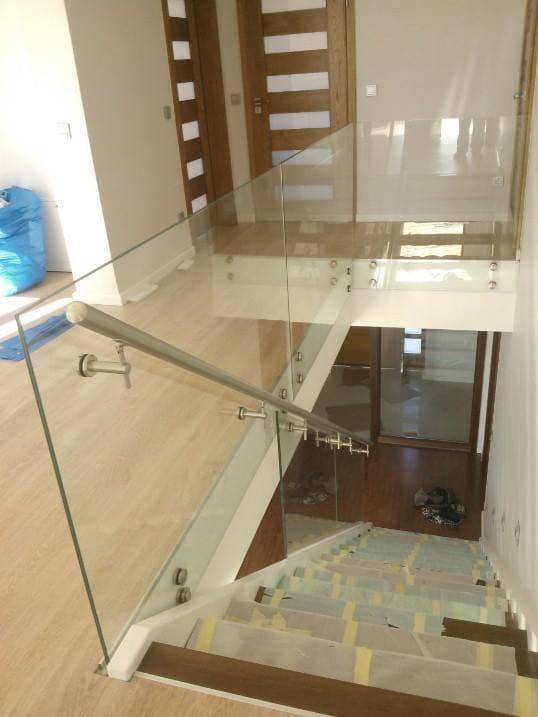 Balustrada szklana schodowa